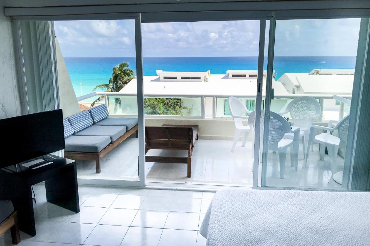 Brisas Shores Ocean View Apartments On The Beach With Pool, Cancun Hotel Zone