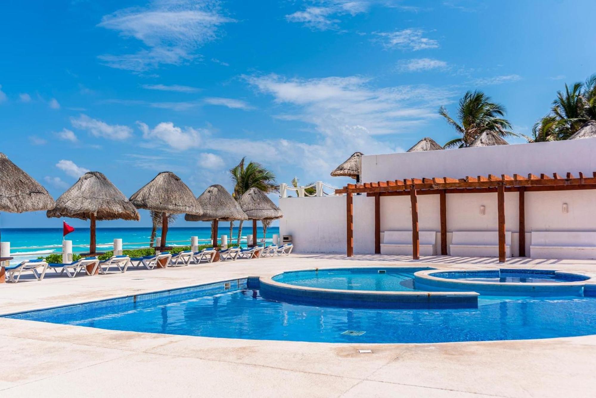 Zone - 2 Bedroom Beachfront, Bright And Spacious Apartment
