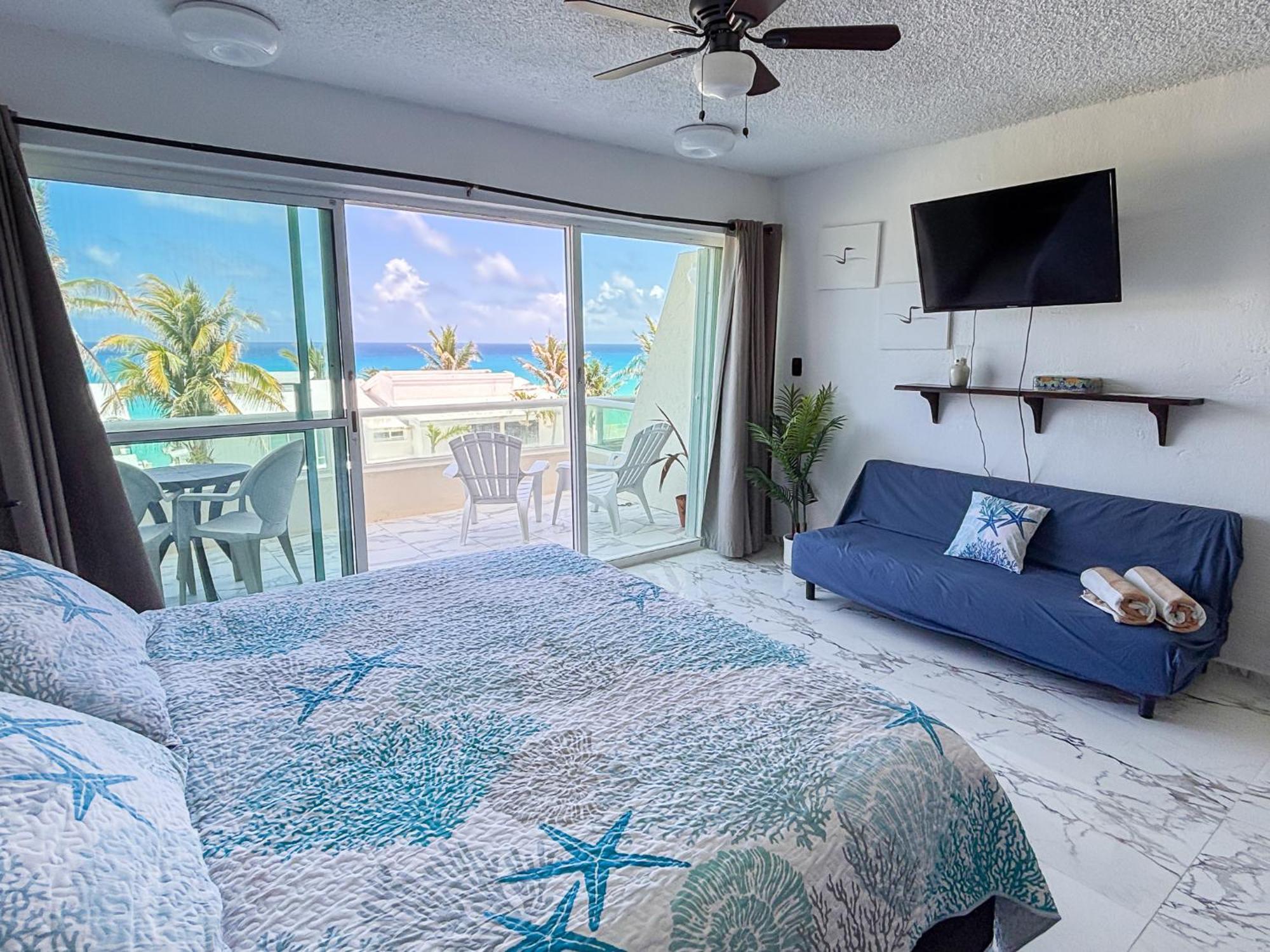 Brisas Shores Ocean View Apartments On The Beach With Pool, Cancun Hotel Zone *