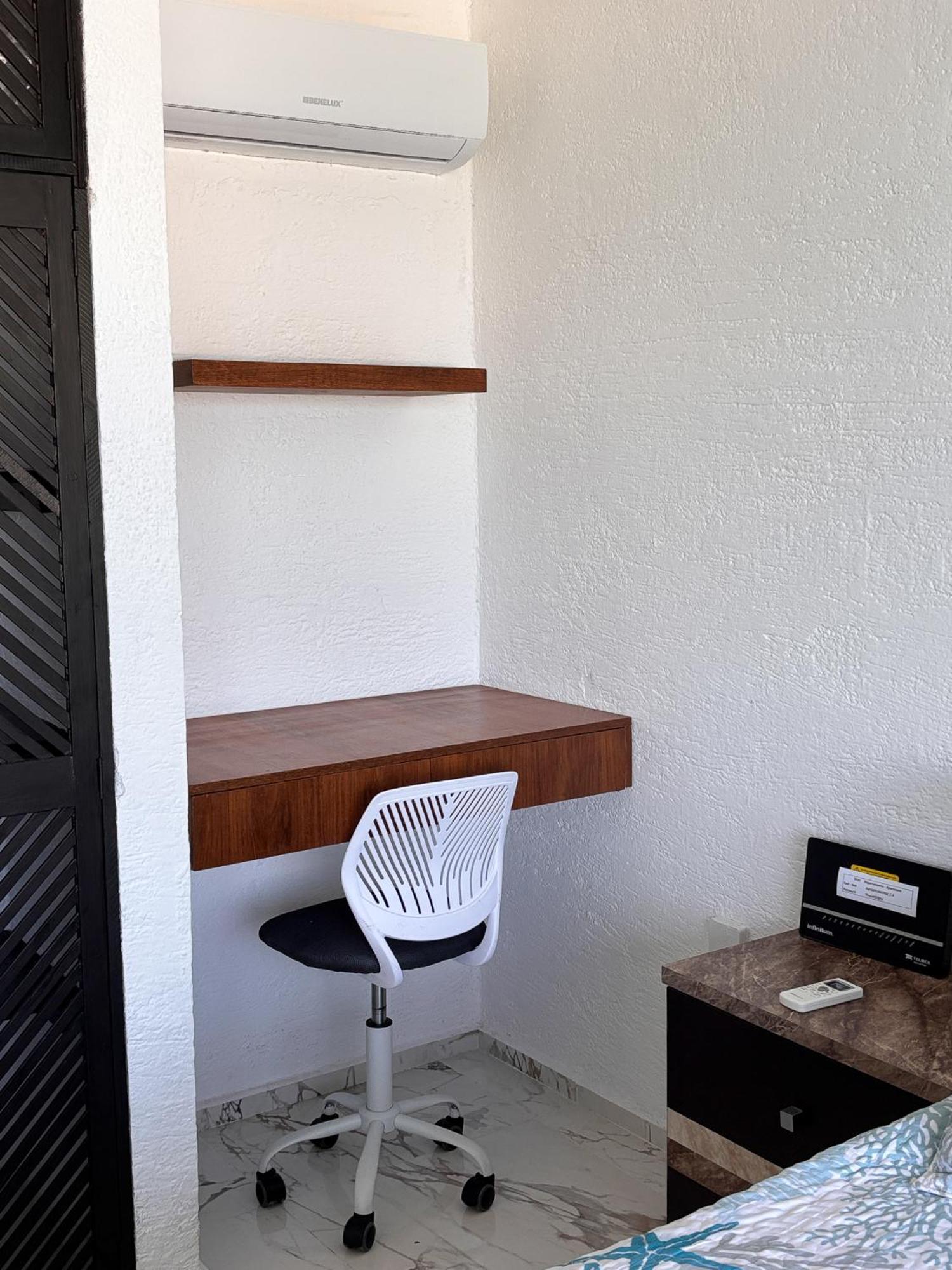 Brisas Shores Ocean View Apartments On The Beach With Pool, Cancun Hotel Zone * Cancun