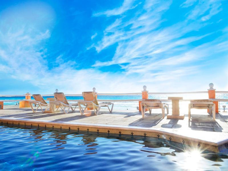 Mia Cancun