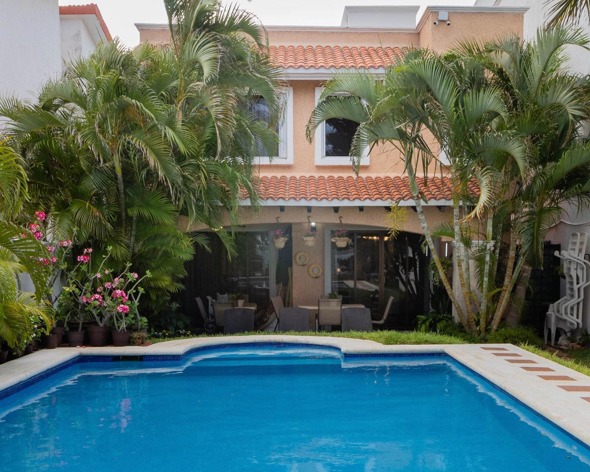 Villa Magnifica Palmeras Luxurious 4 Bedroom 6 Bds 4 Ba Private Pool Lagoon Front Super Fast Wifi Cancun