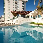 Ocean View Modern Condo & Luxury Amenities