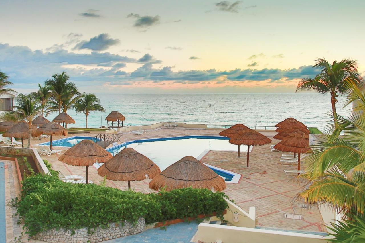 Brisas Shores & Ocean Front Zona Hotelera Apartment