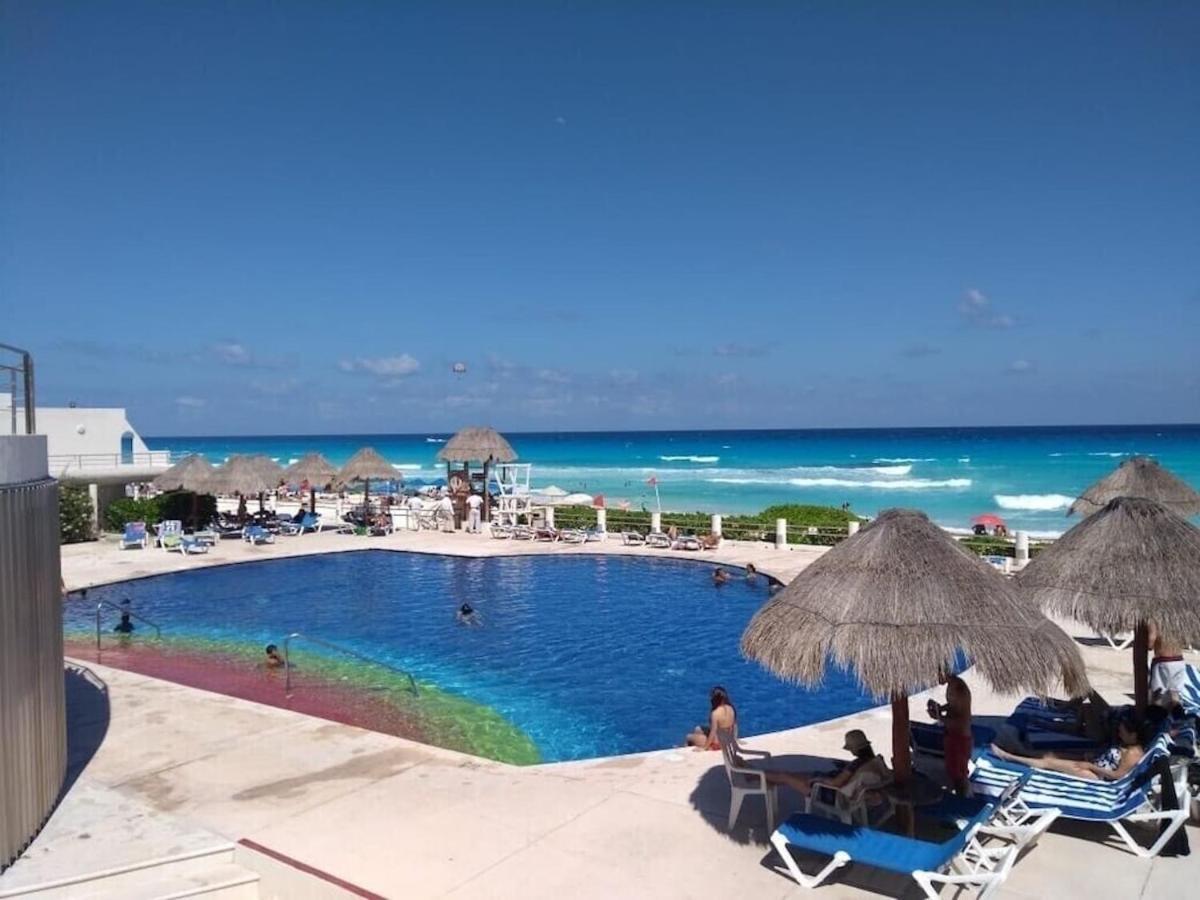 Apartment Zone, Beachfront 2 Bedroom - Prime Location Cancun