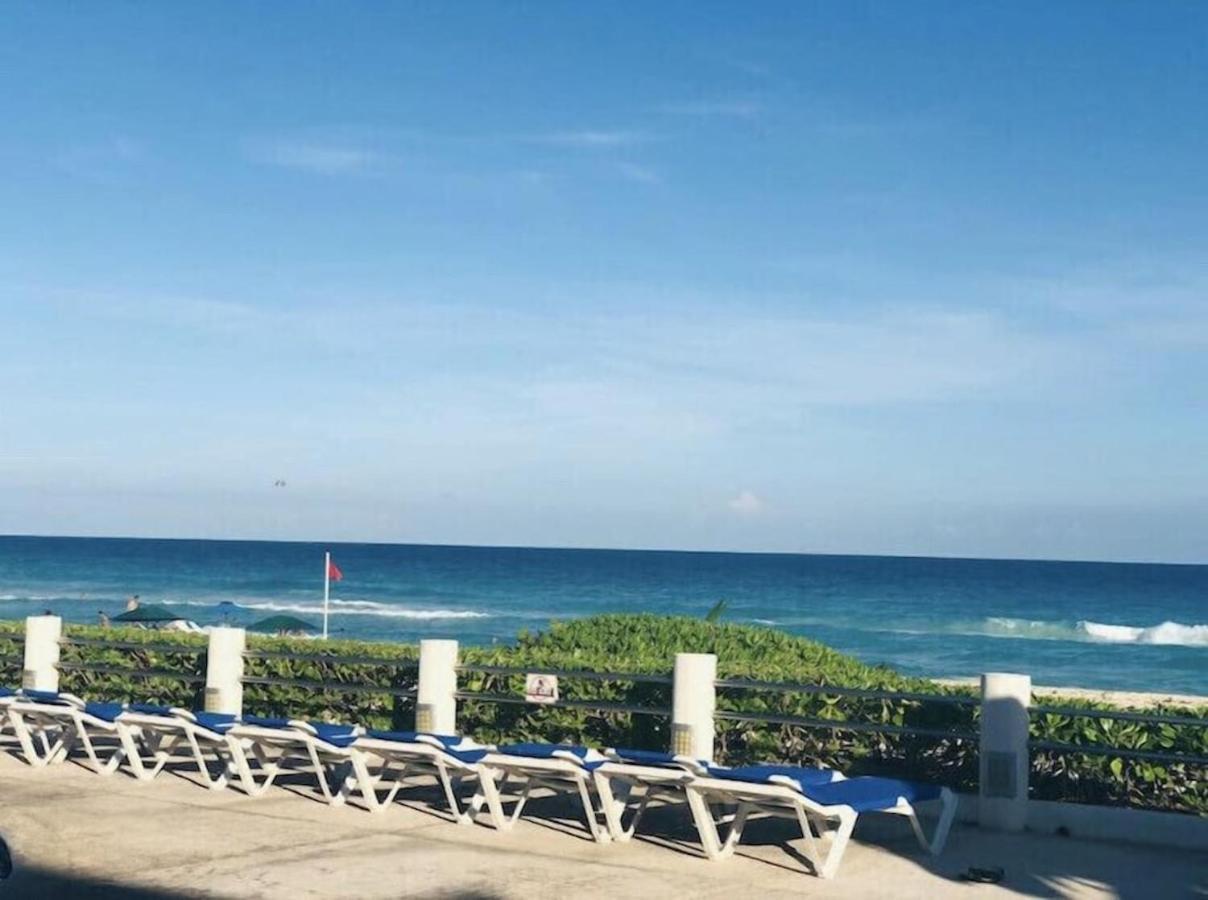 Apartment Zone, Beachfront 2 Bedroom - Prime Location *