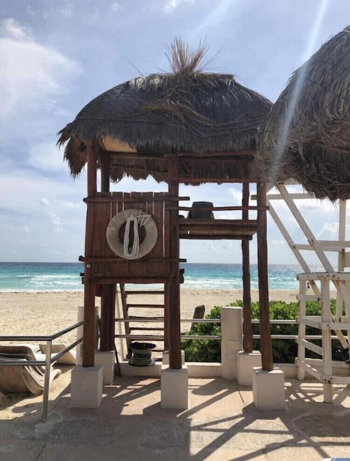 Zone, Beachfront 2 Bedroom - Prime Location * Cancun