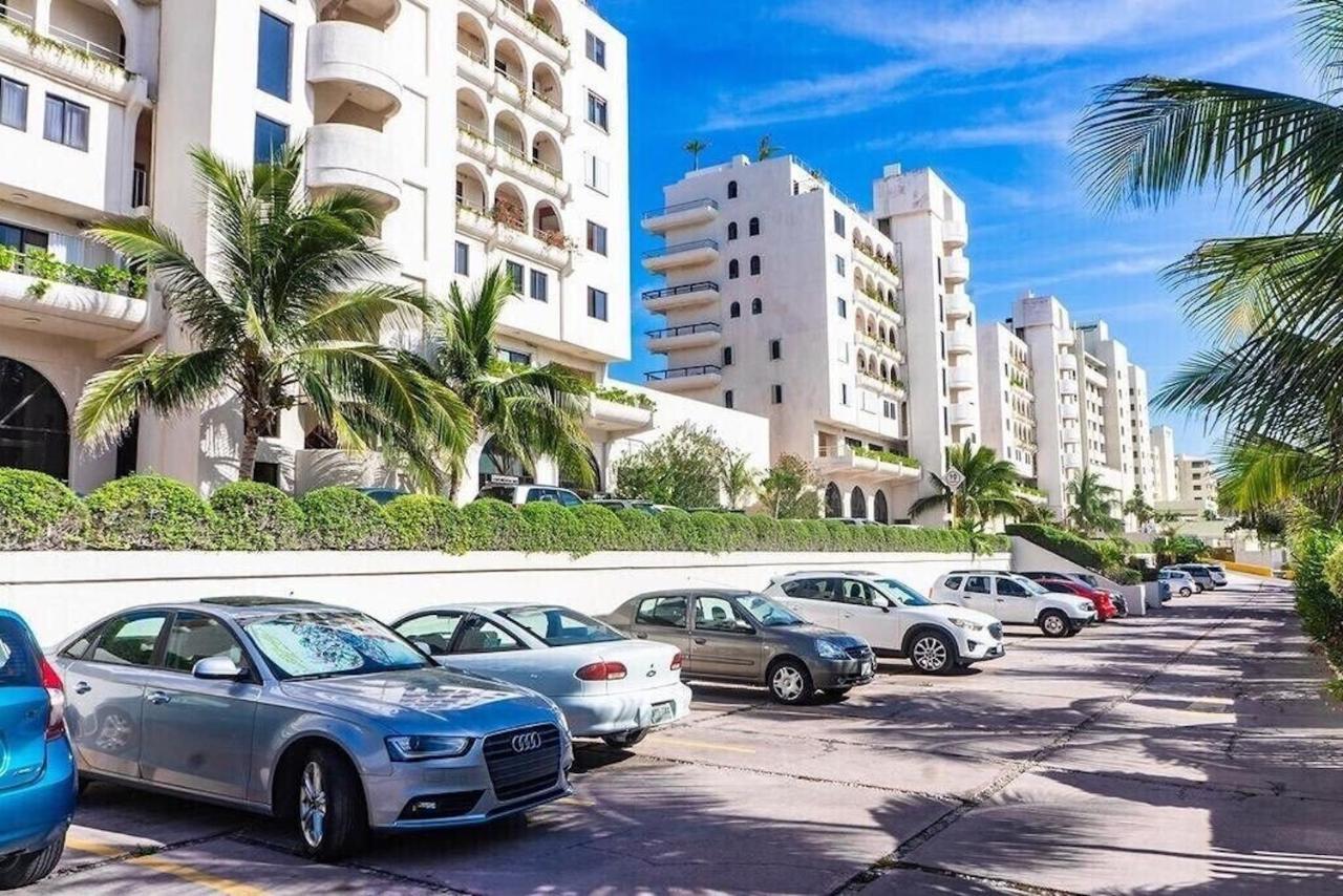 Zone, Beachfront 2 Bedroom - Prime Location Apartment