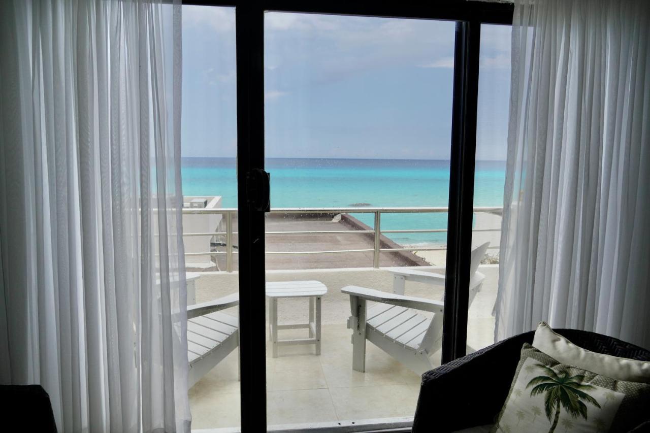 Zone - 2 Bedroom Beachfront, Bright And Spacious * Cancun