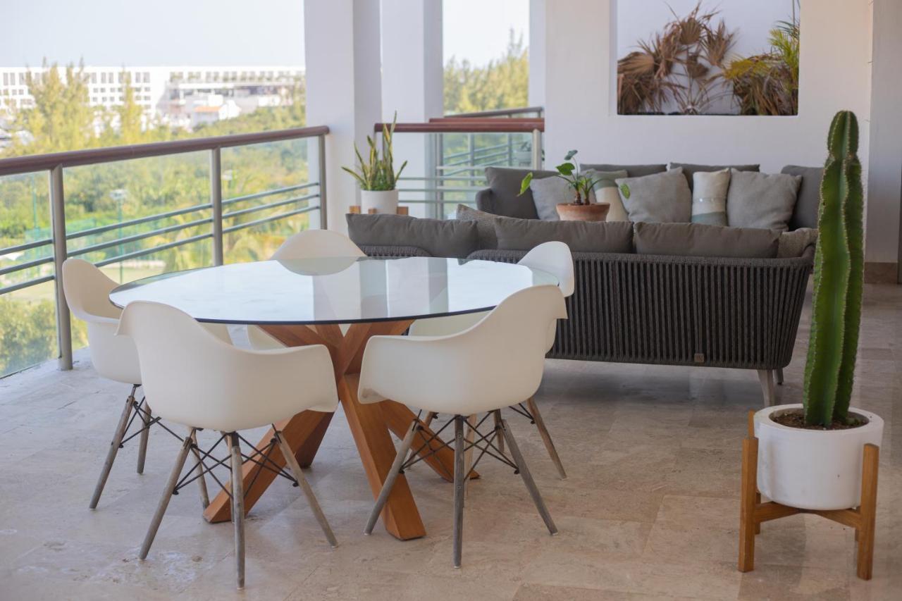 Apartment Beautiful Penthouse By The