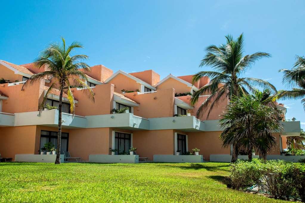 Wyndham Grand & Hotel Cancun