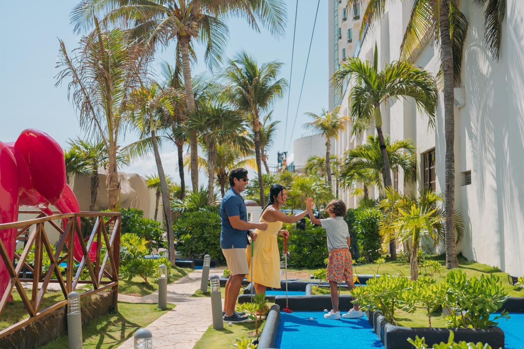 Seadust Family Resort 4*