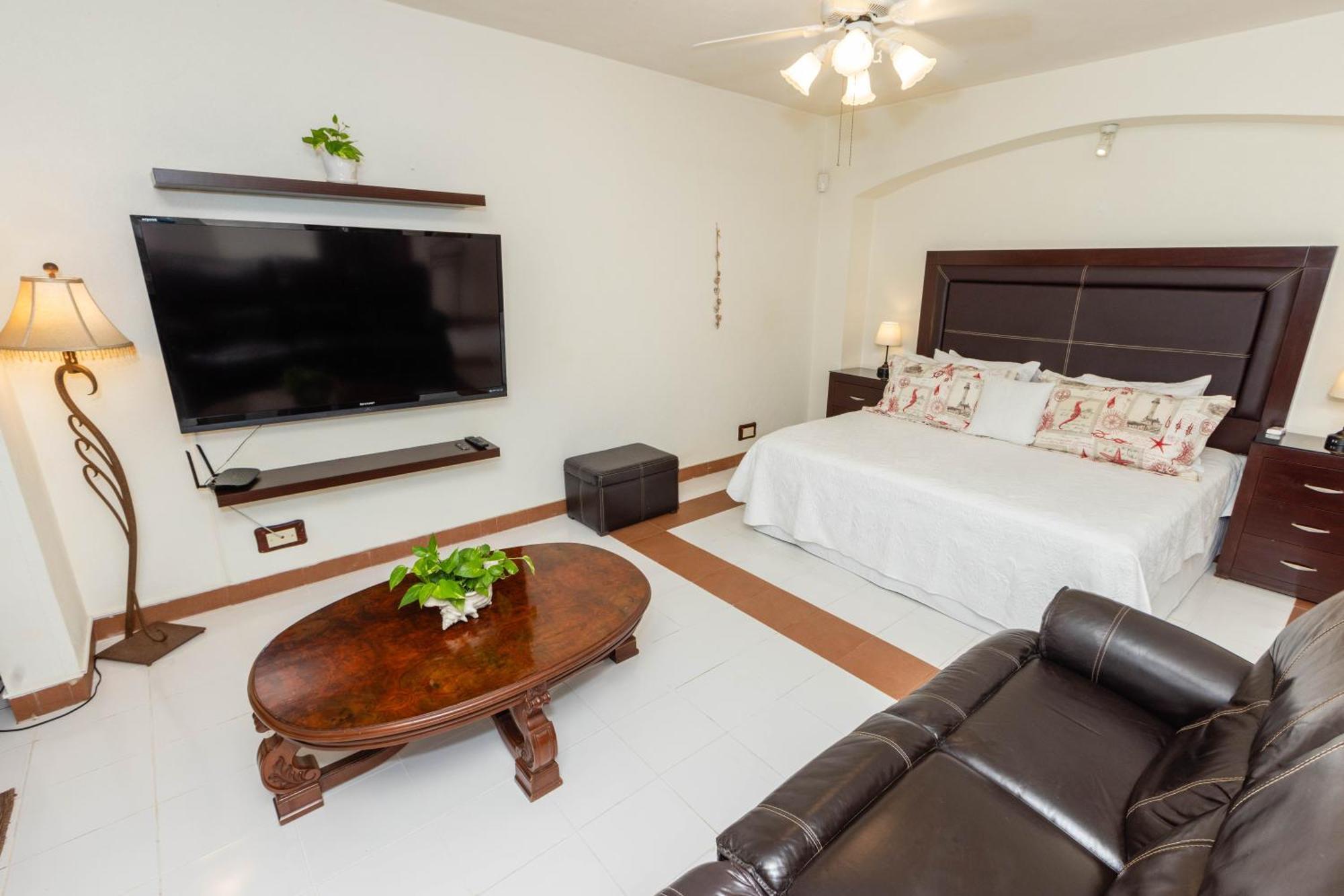Magnifica Palmeras Luxurious 4 Bedroom 6 Bds 4 Ba Private Pool Lagoon Front Super Fast Wifi Cancun