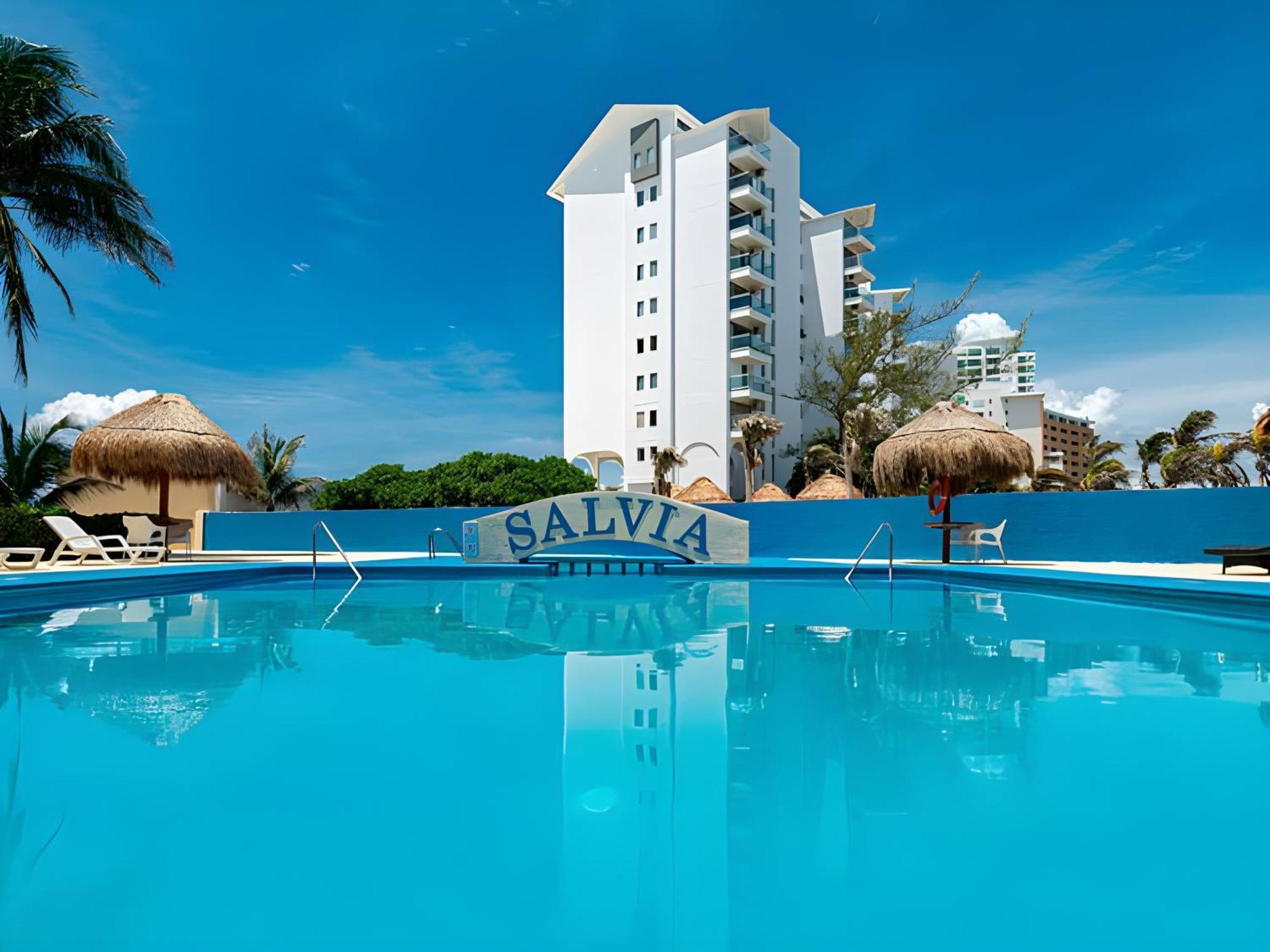 Paradise Beachfront & Nightlife Heart Cancun