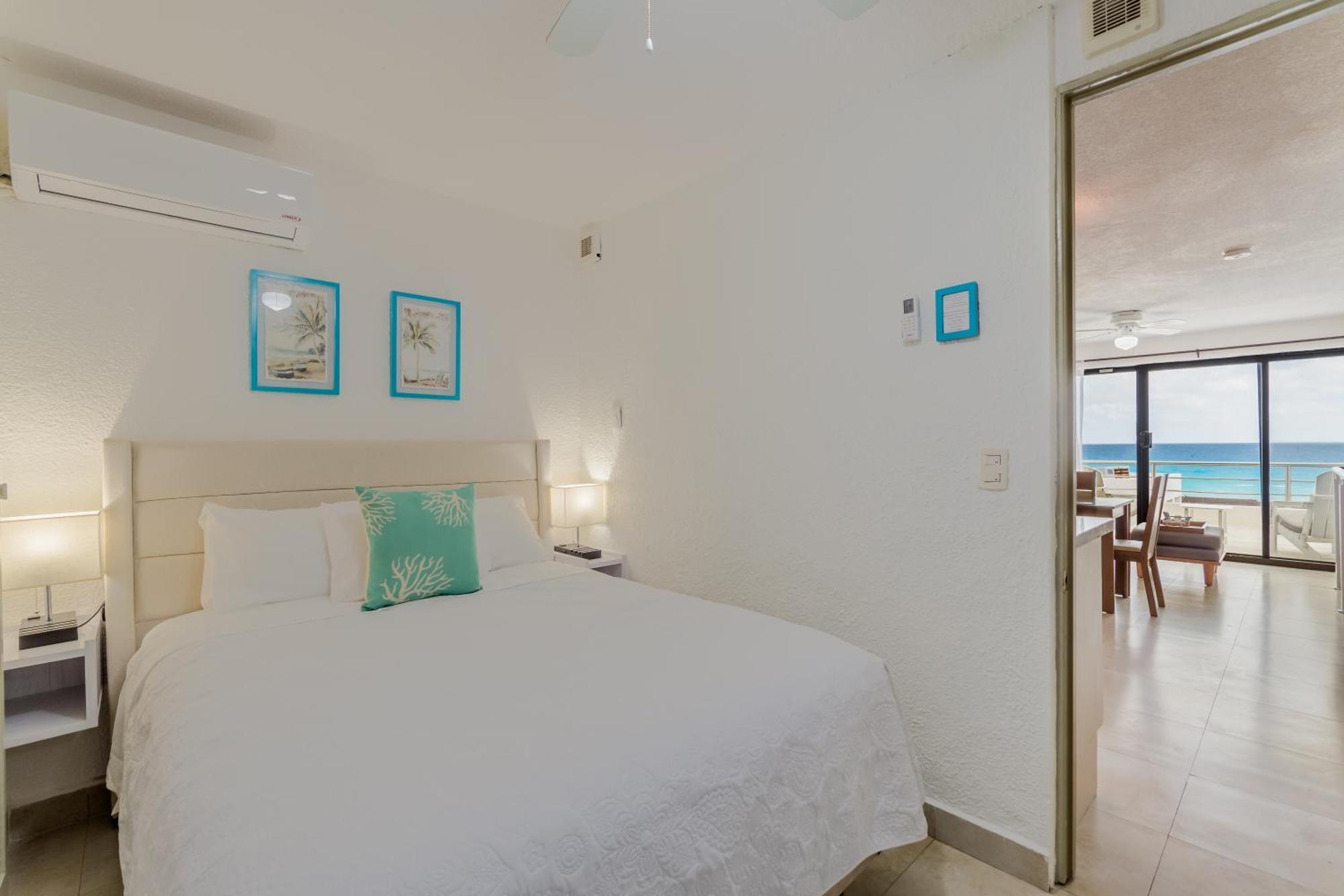 Apartment Zone - 2 Bedroom Beachfront, Bright And Spacious