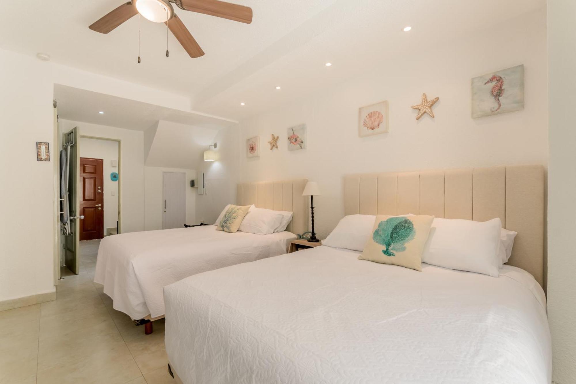 Zone - 2 Bedroom Beachfront, Bright And Spacious Apartment *