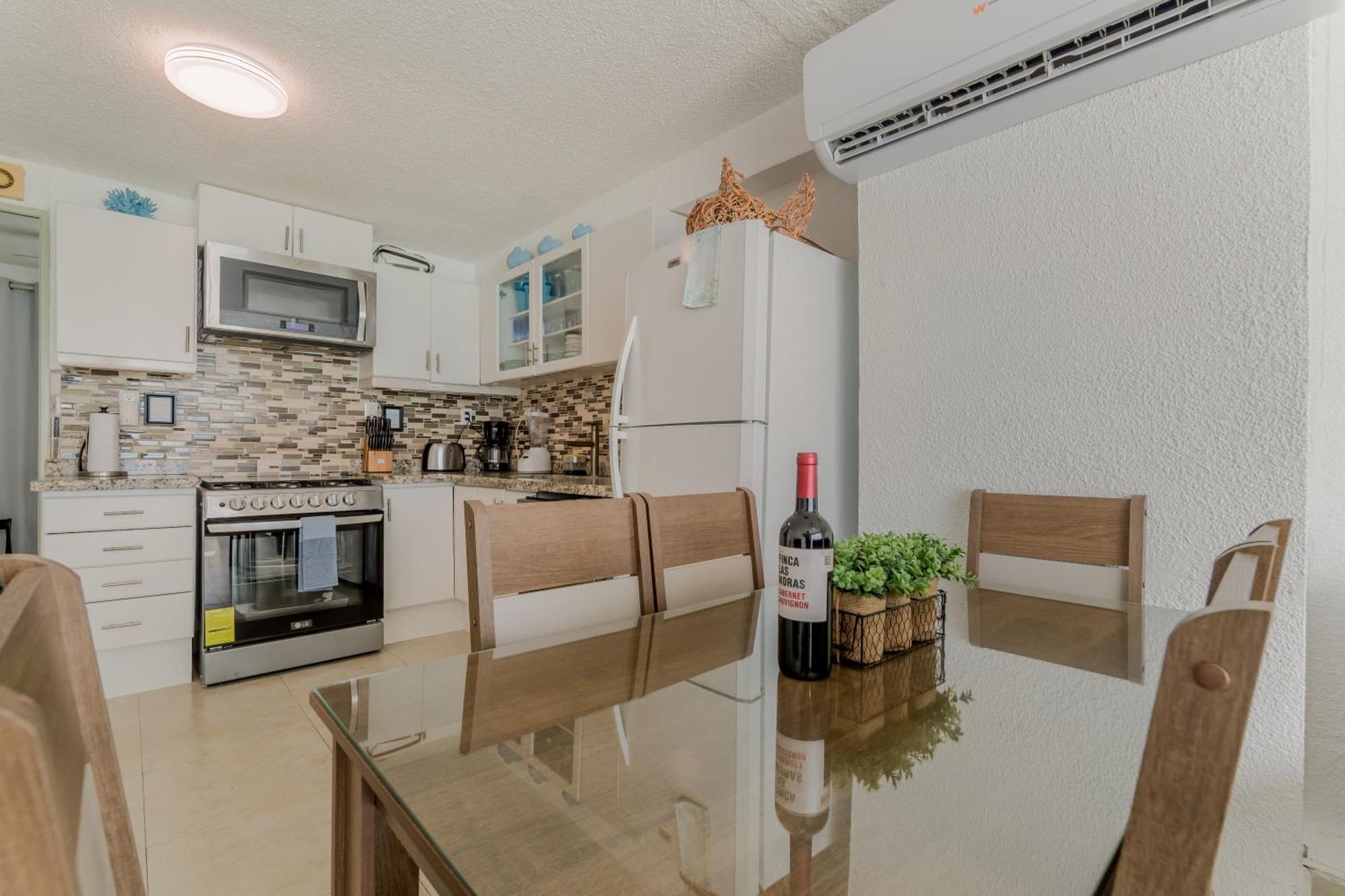 Zone - 2 Bedroom Beachfront, Bright And Spacious Apartment Cancun