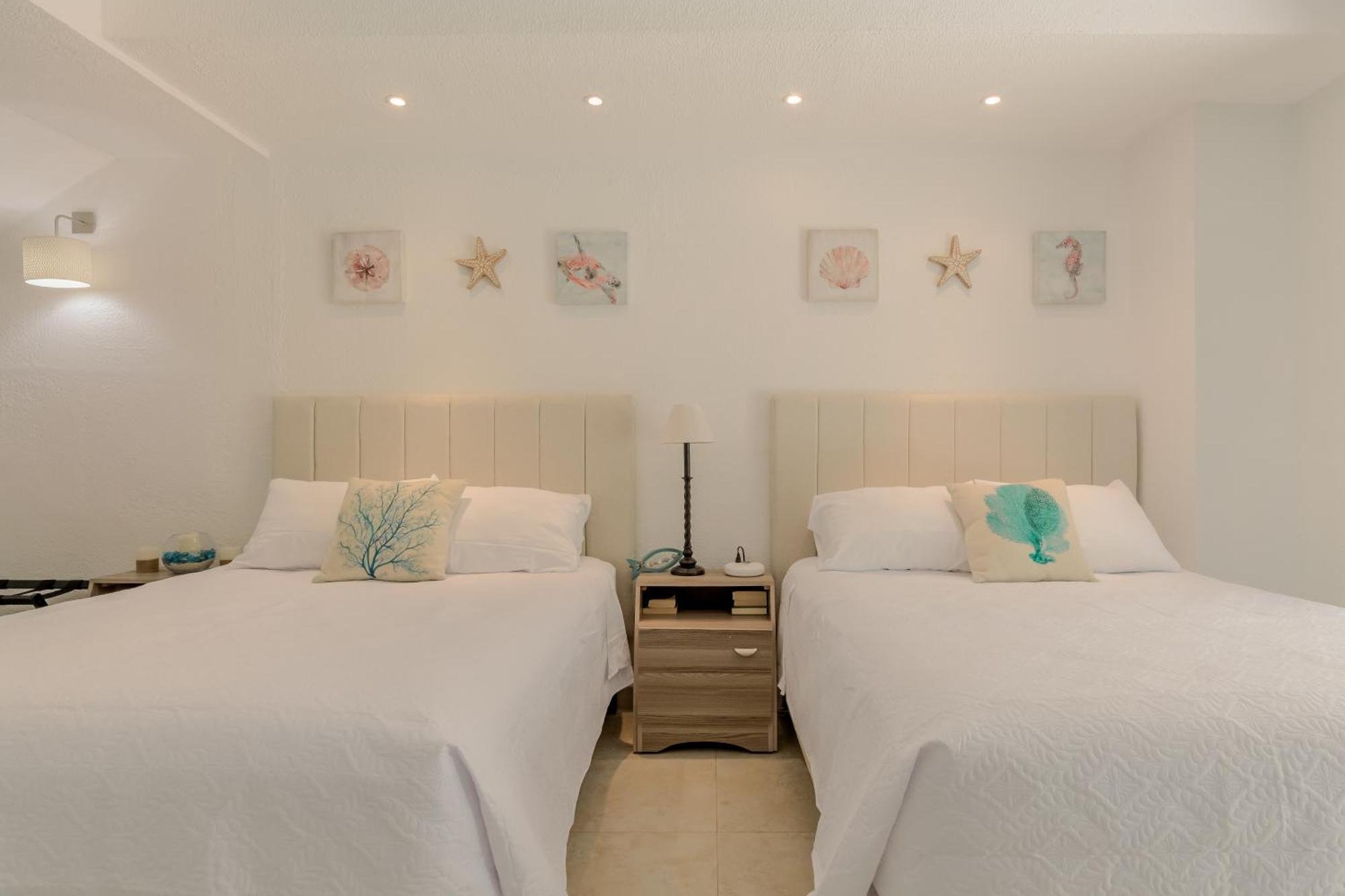 Zone - 2 Bedroom Beachfront, Bright And Spacious * Cancun
