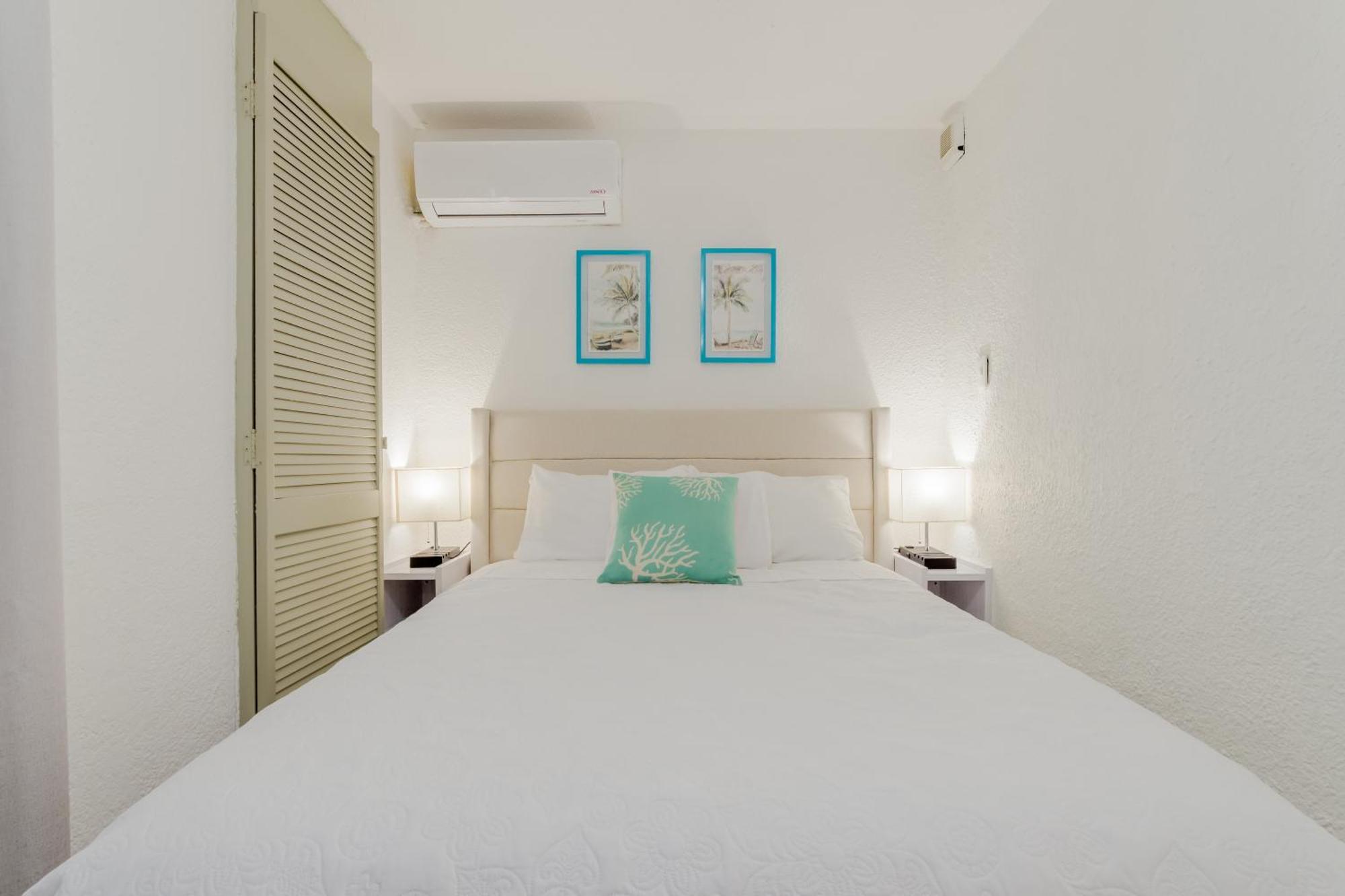 Zone - 2 Bedroom Beachfront, Bright And Spacious Apartment