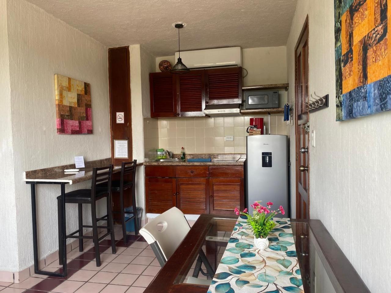 Apartment Beautiful A Few Stps To Sea