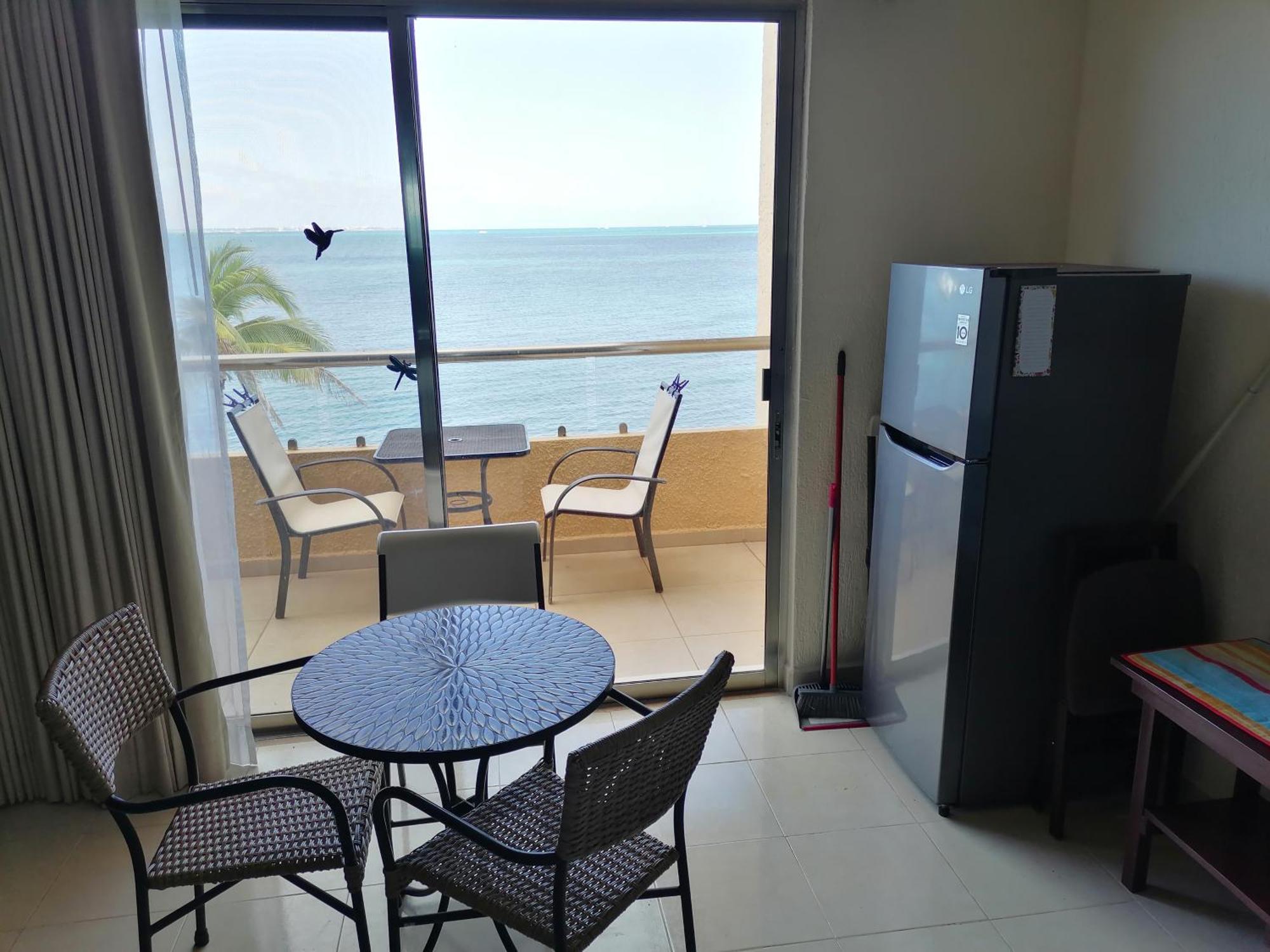 Beautiful A Few Stps To Sea Apartment