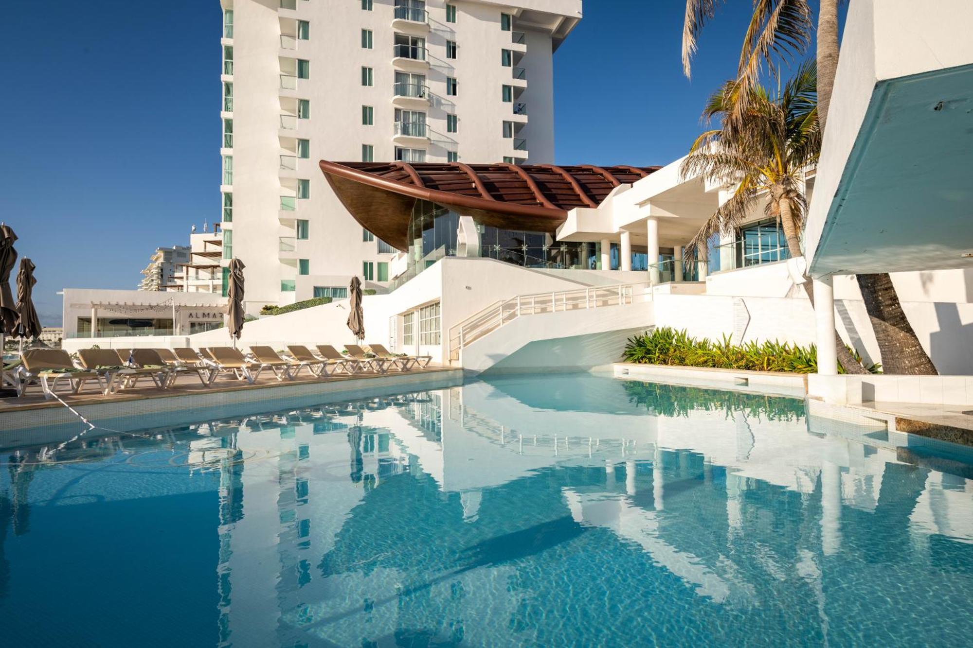 Ocean View Modern & Luxury Amenities Apartment *