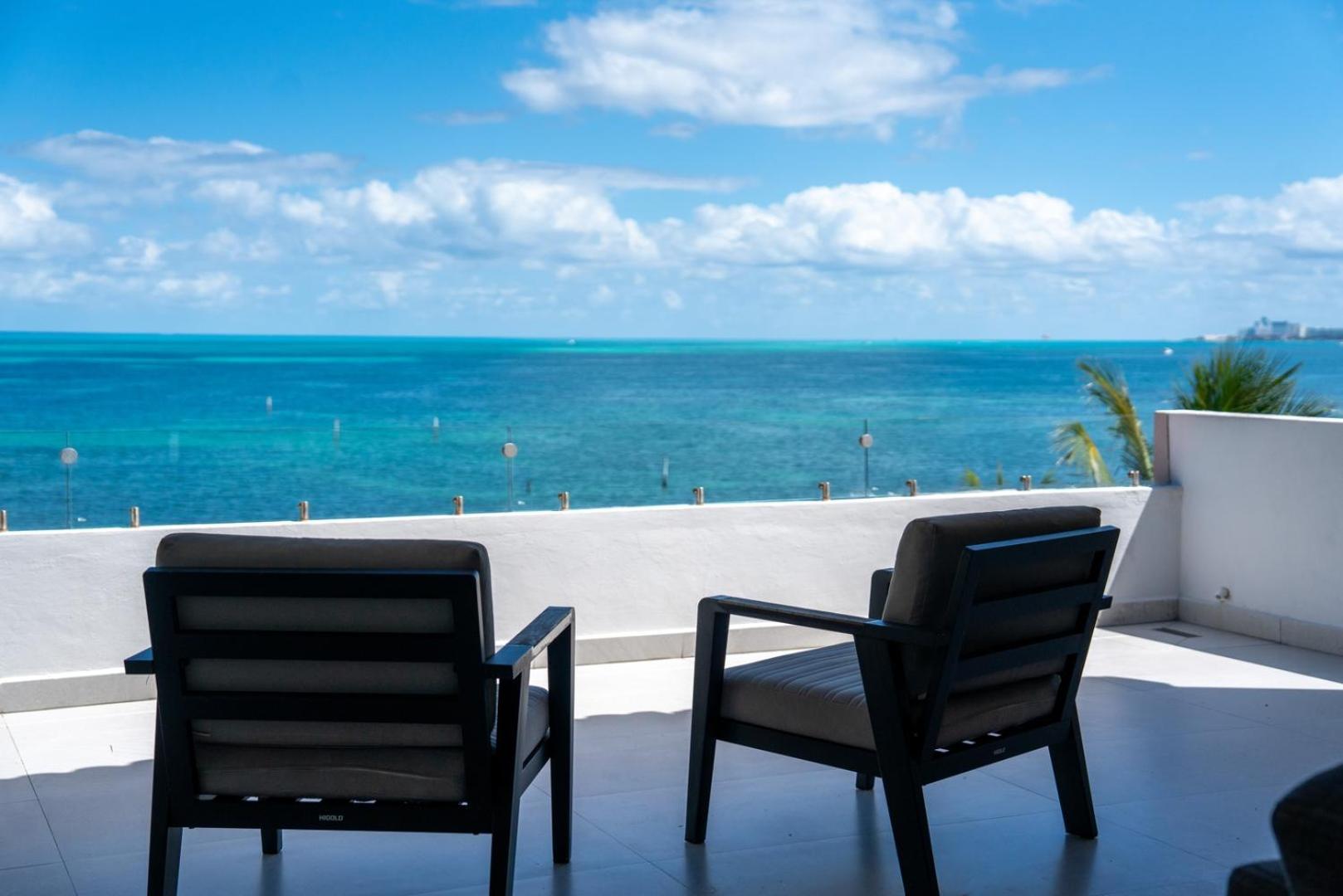 6br Modern Oceanfront W/ Infinity Pool Holiday home Cancun