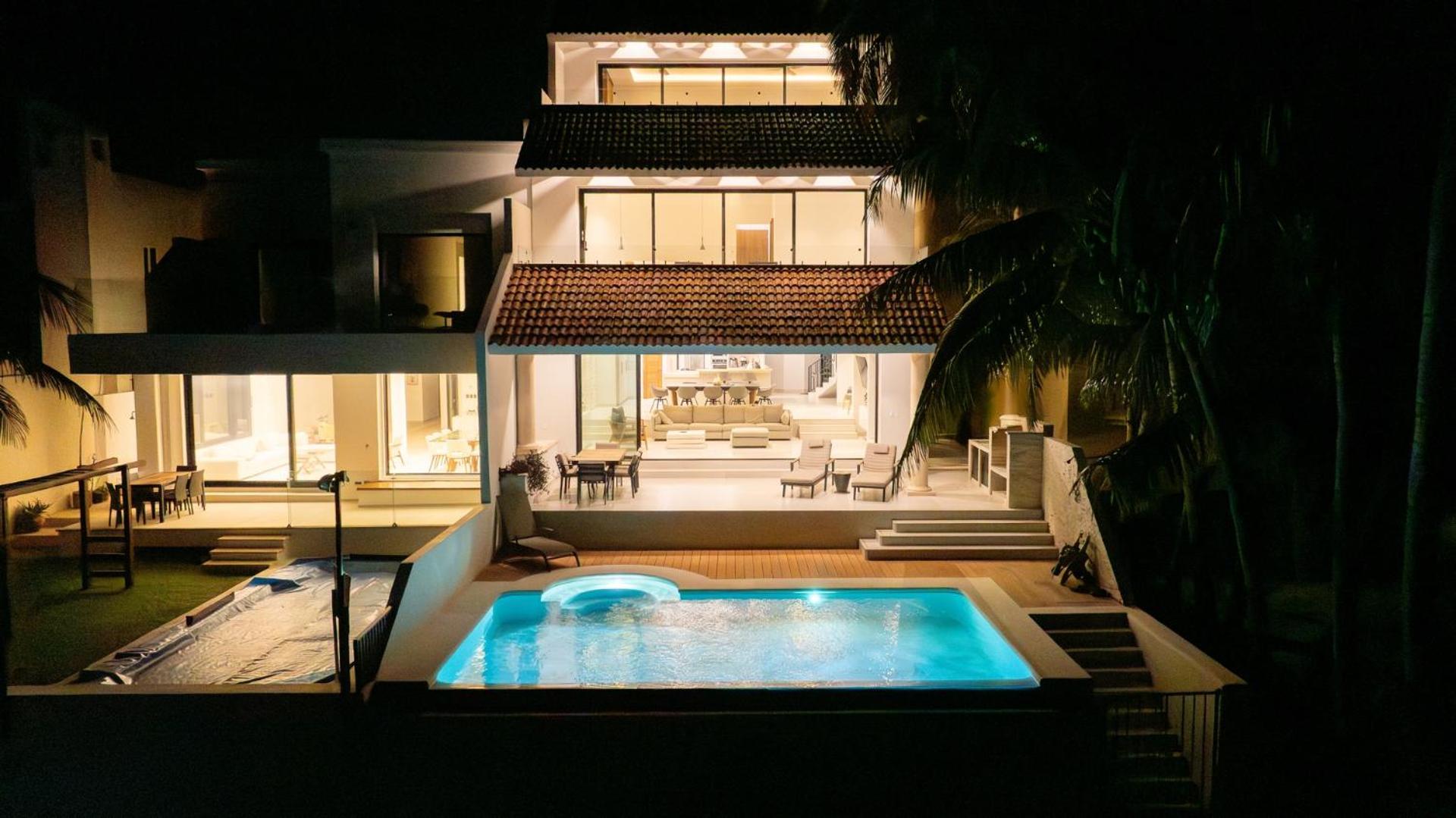 6br Modern Oceanfront W/ Infinity Pool * Cancun