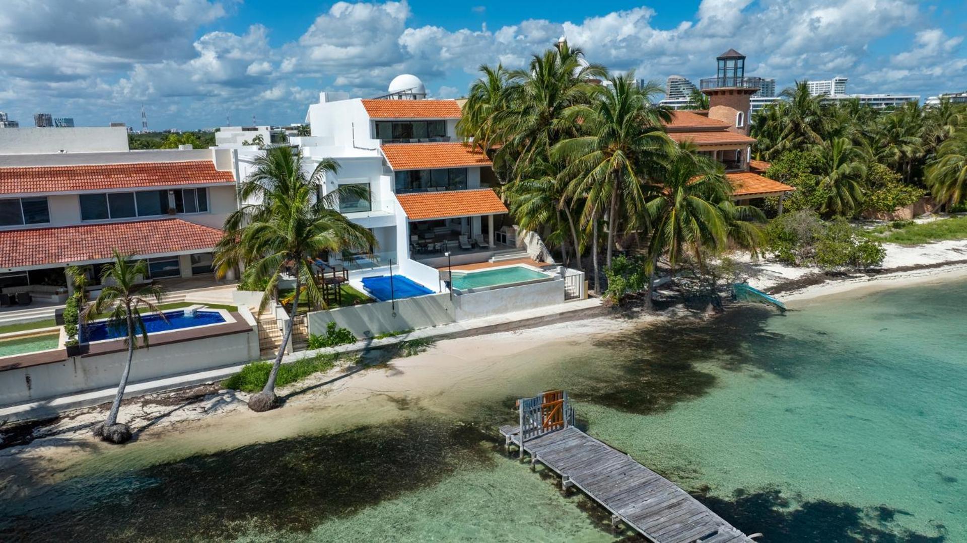 Holiday home 6br Modern Oceanfront W/ Infinity Pool Cancun
