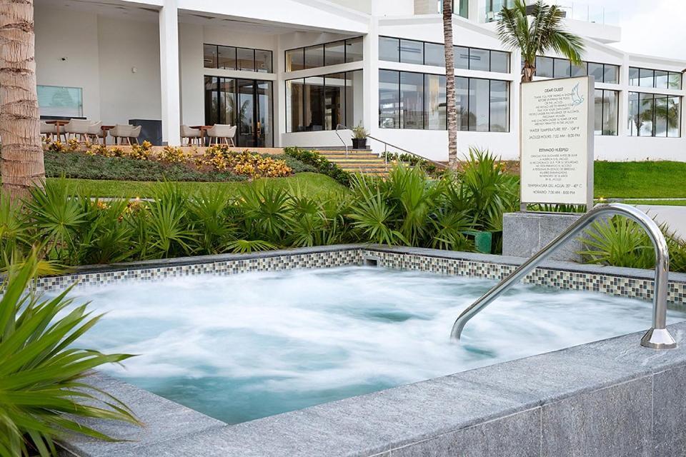 Garza Blanca & Cabos Resort