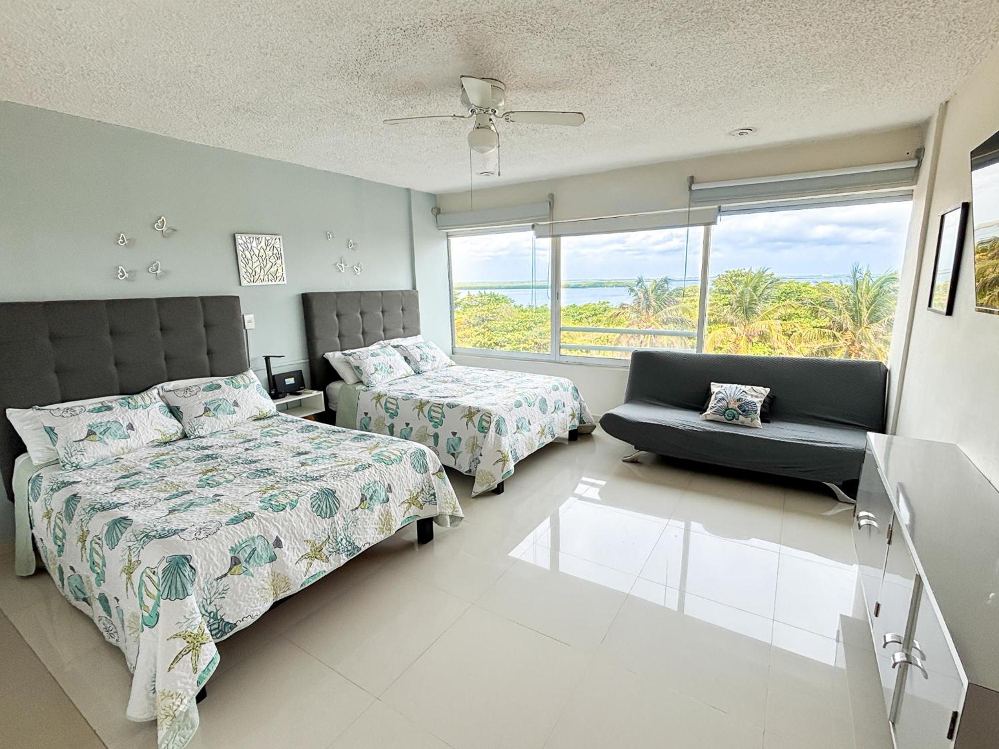 Brisas Shores 209 Beachfront With Terrace, Zone, 1 Bedroom Apartment Cancun