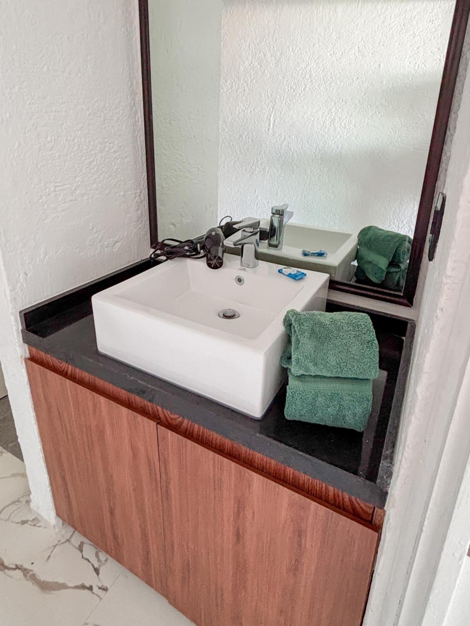 Brisas Shores Ocean View Terrace Apartments, And Pool, Zone