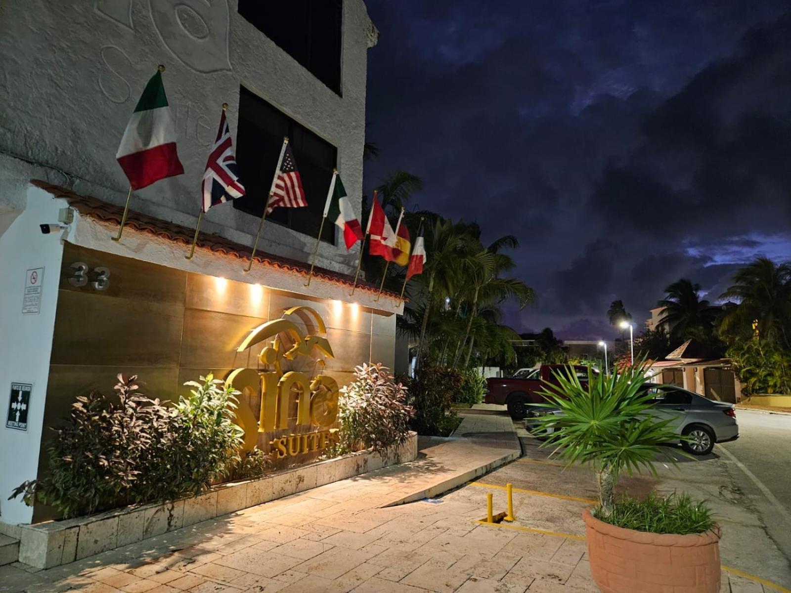 Sina Suites Cancun - Adults Only Hotel 3*
