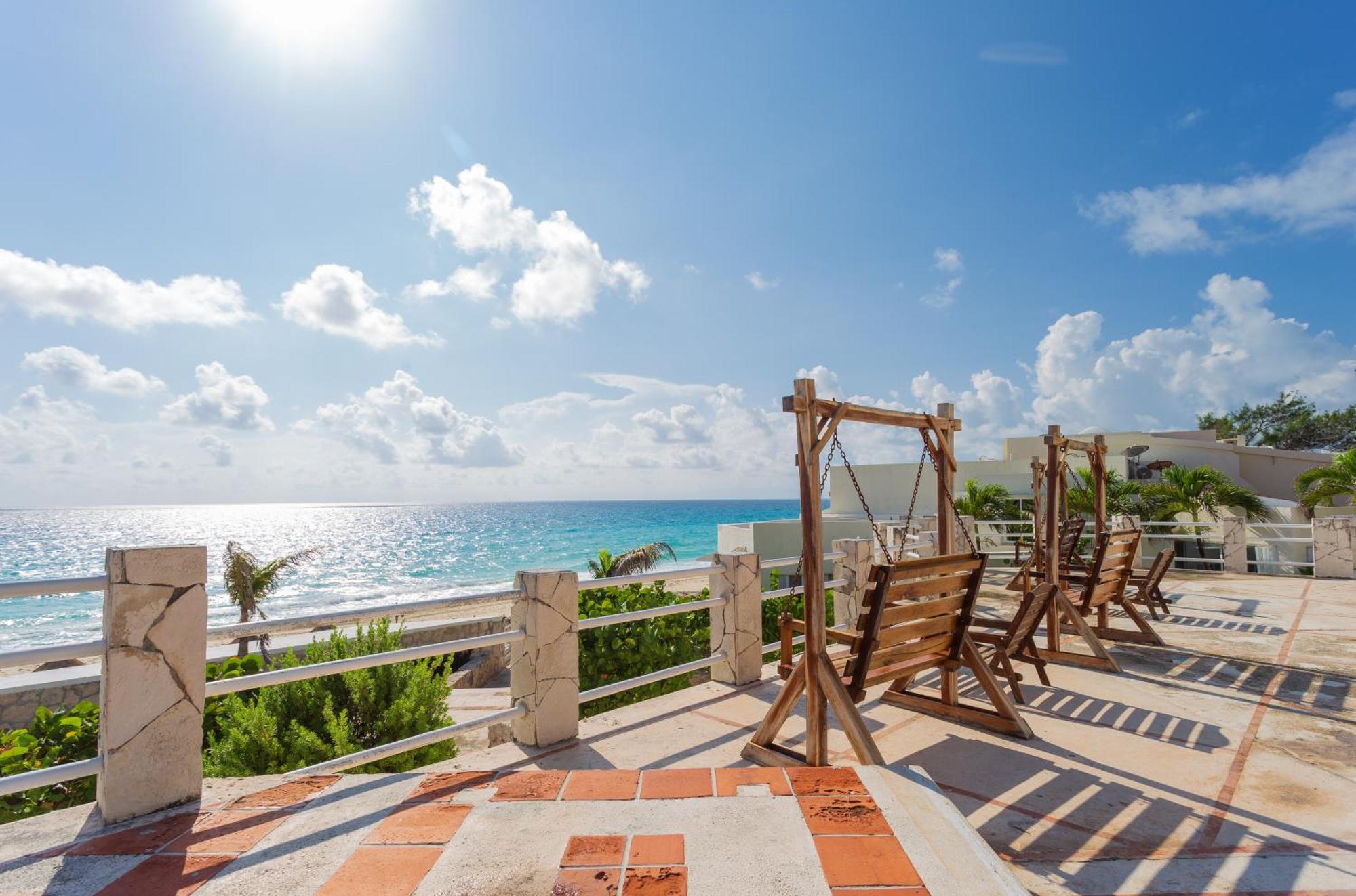 Apartment Garden Level With Partial Ocean View Zone *