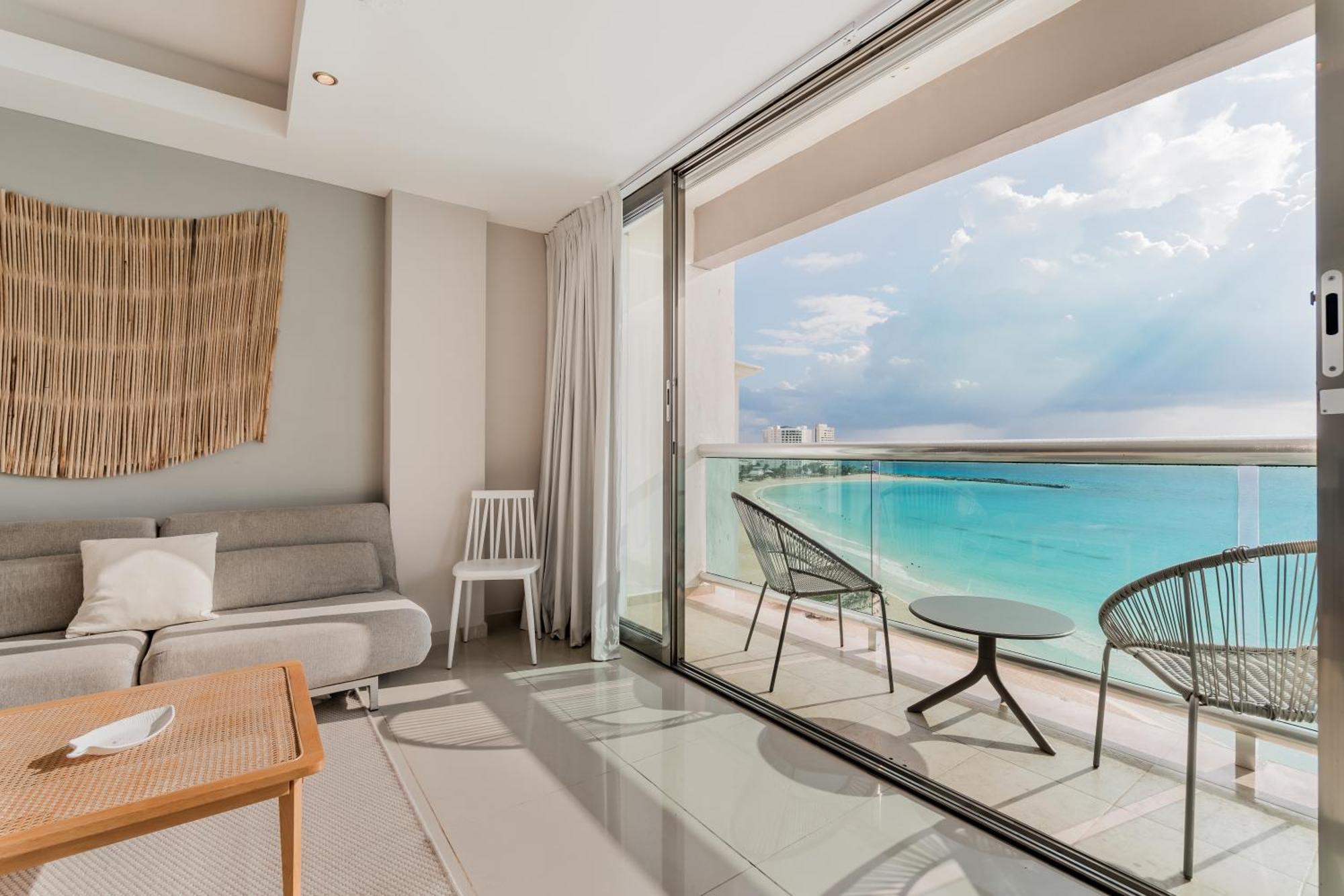 *turquoise Escape- Beachfront By Casa Paraiso* Apartment