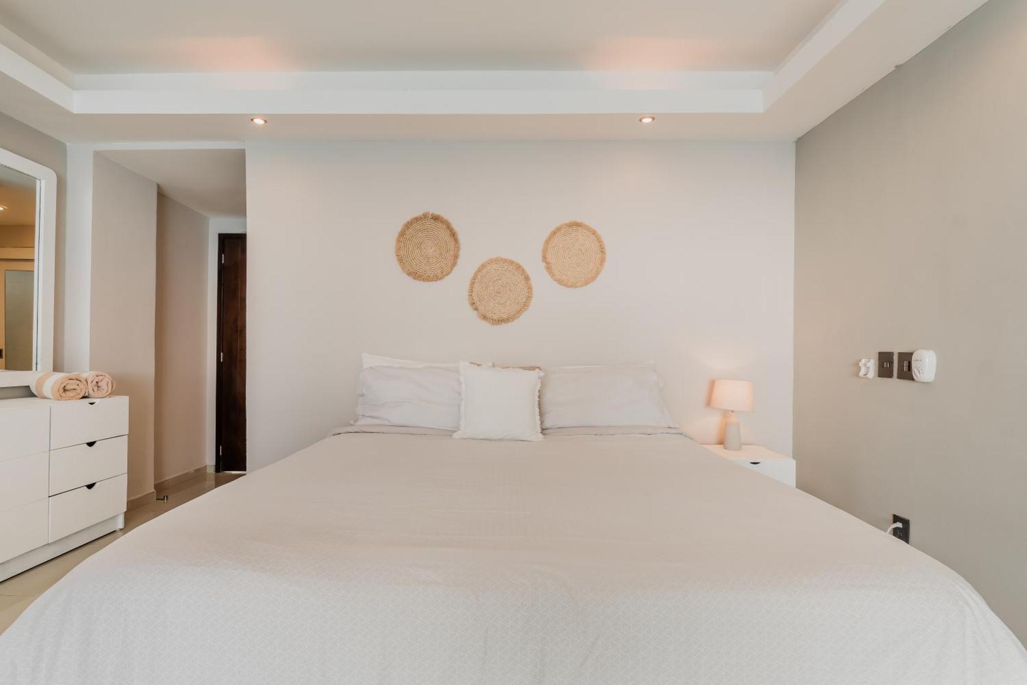 *turquoise Escape- Beachfront By Casa Paraiso* *