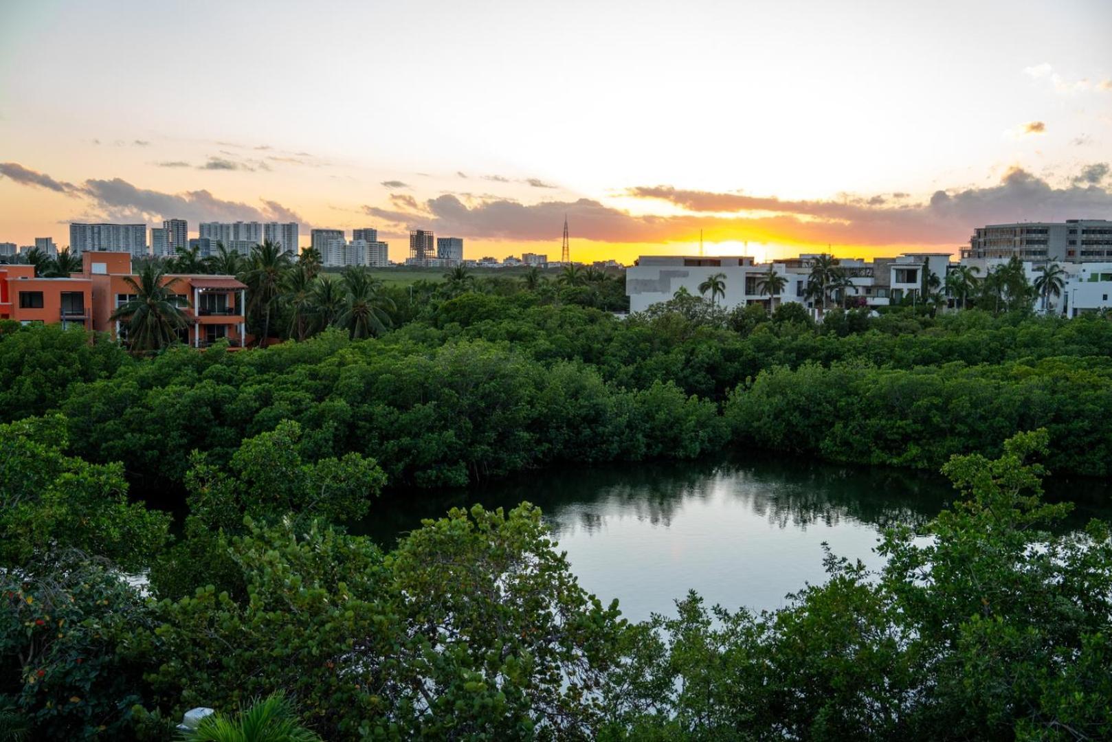 6br Modern Oceanfront W/ Infinity Pool * Cancun