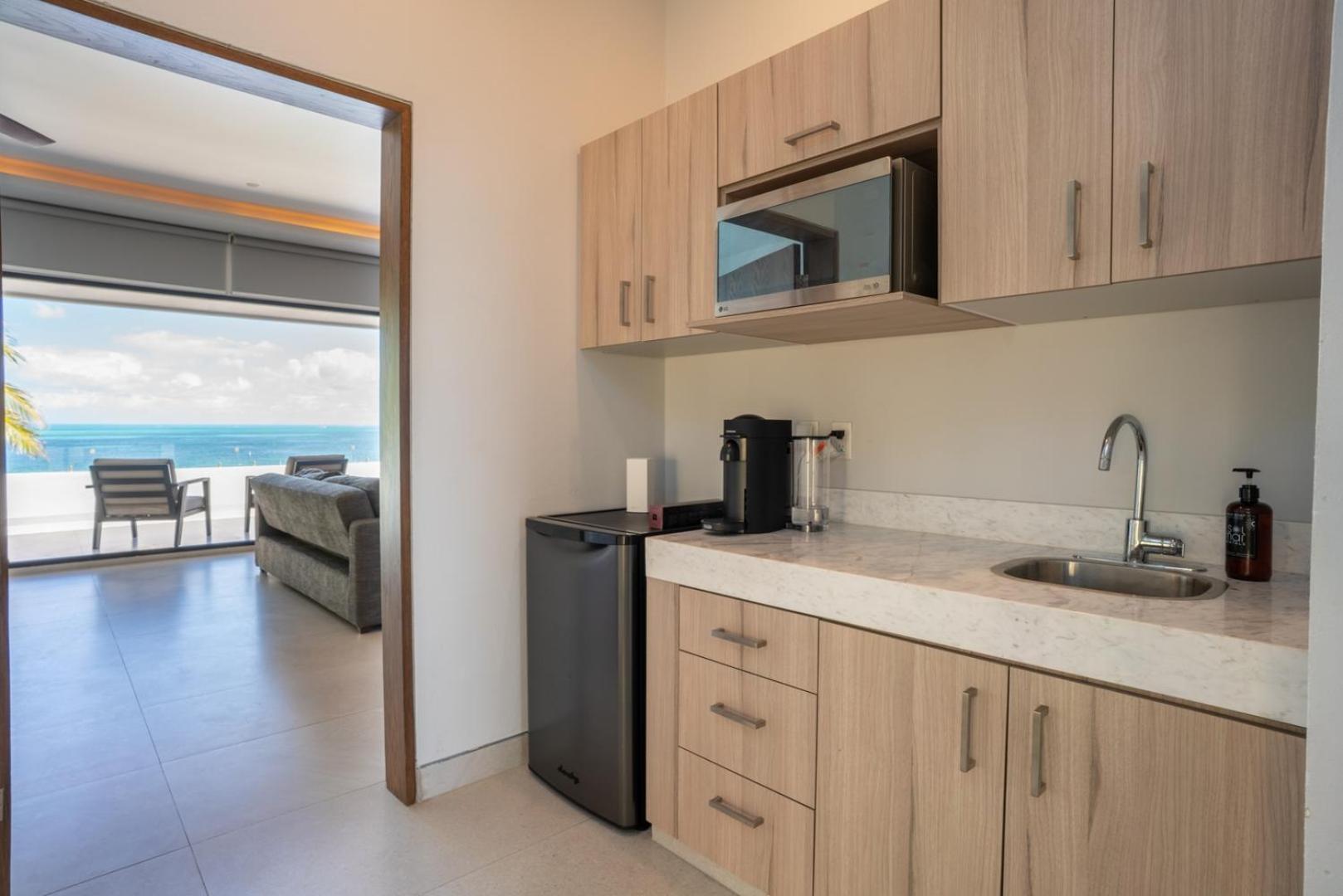 Holiday home 6br Modern Oceanfront W/ Infinity Pool *